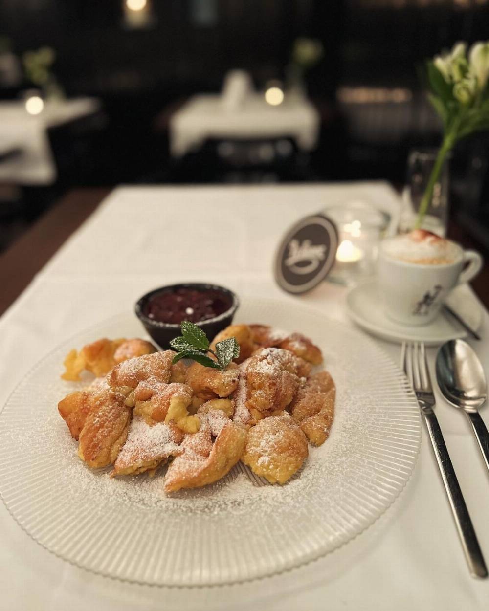 Restaurant Wiener, Nourriture typique de Vienne, Autriche